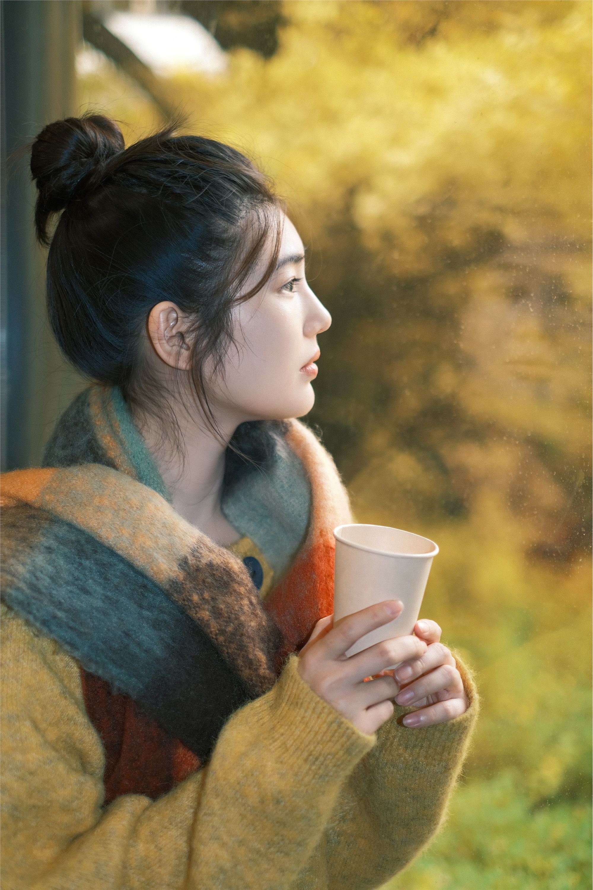 YITUYU艺图语 2025.01.26 窗边秋色 凡凡